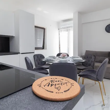 New! In 30 Meters From The Sea - Ta Leut Agency